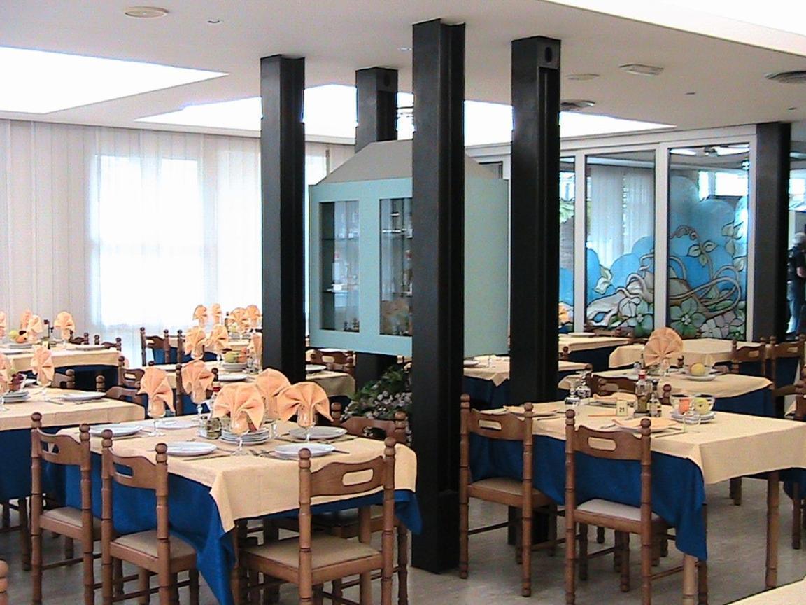 Hotel Universo ริมินี ภายนอก รูปภาพ