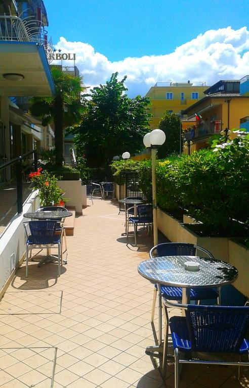 Hotel Universo ริมินี ภายนอก รูปภาพ